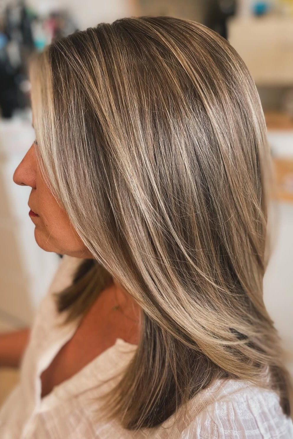 Vivid Brown Hair With Highlights And Lowlights Artwork for Mobile Vivid Brown Hair With Highlights And Lowlights Artwork for Mobile