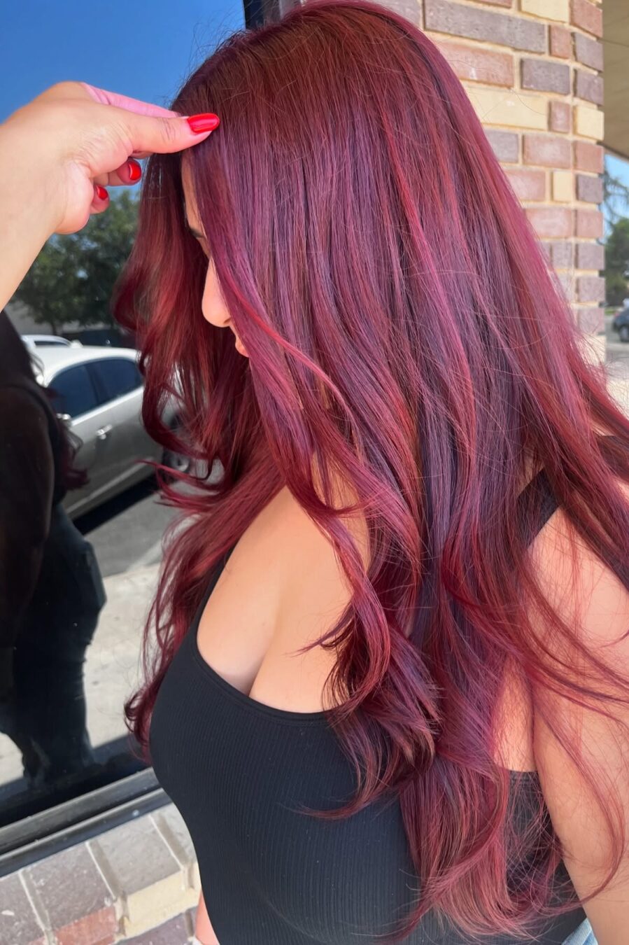 Dynamic Mahogany Red Hair Scene in HD